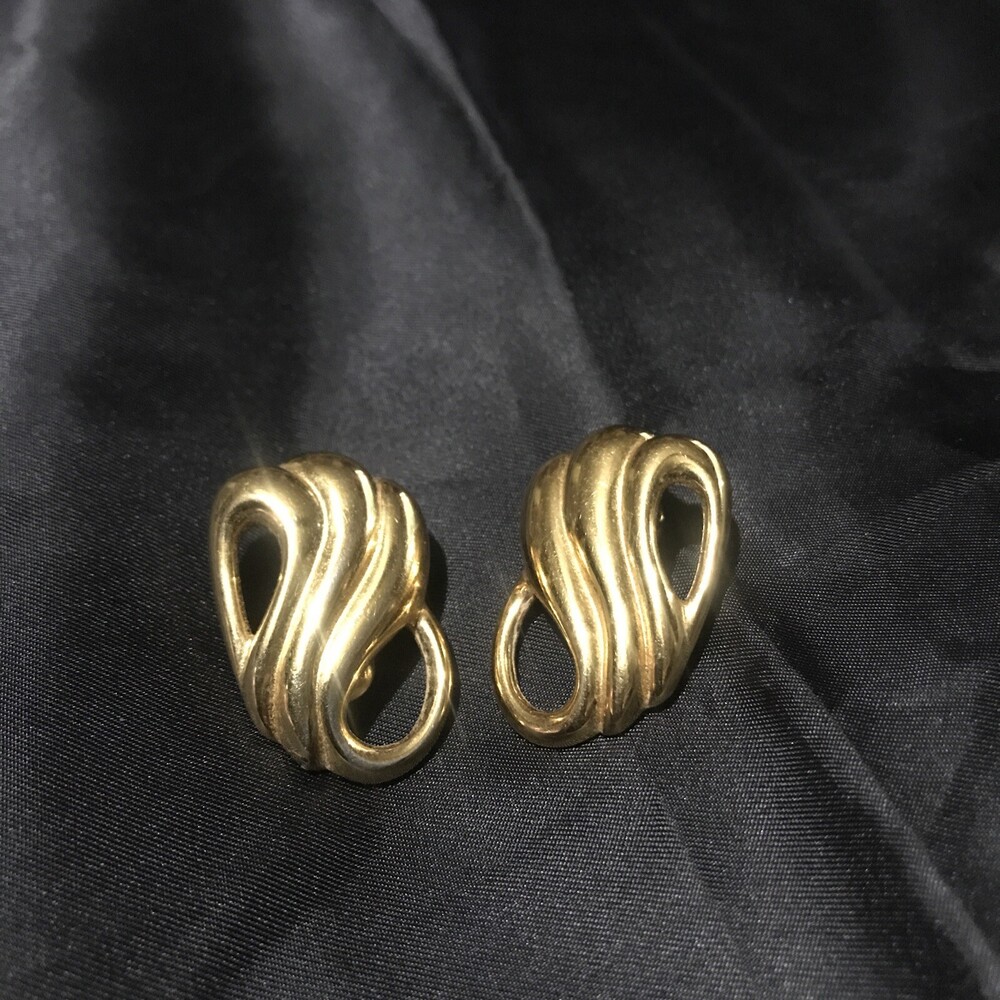 Monet Earrings Gold Tone Vintage Ribbed Classic Clip On Retro Wide .75"